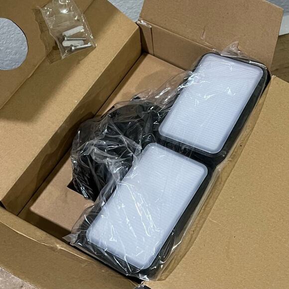 Heath Zenith HZ-7161-BK Motion-Sensing Battery Powered LED Black Security Light - Picture 5 of 7